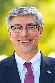 Photograph of Representative  Dan Ugaste (R)